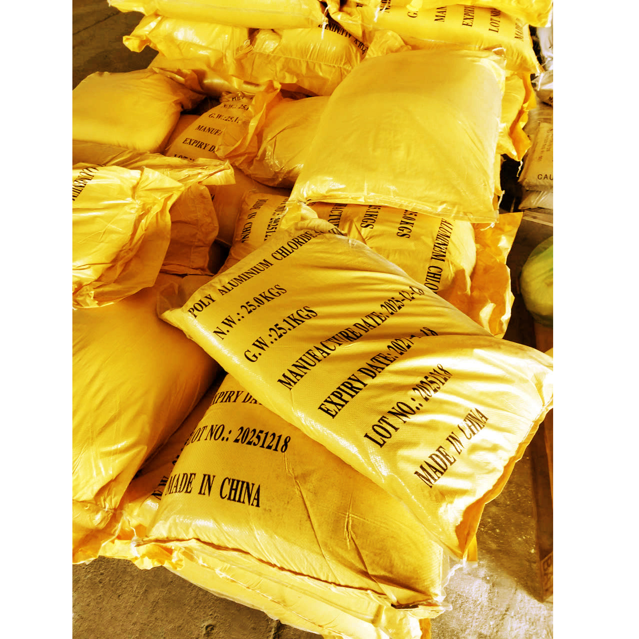 PAC ( Poly aluminium chloride )